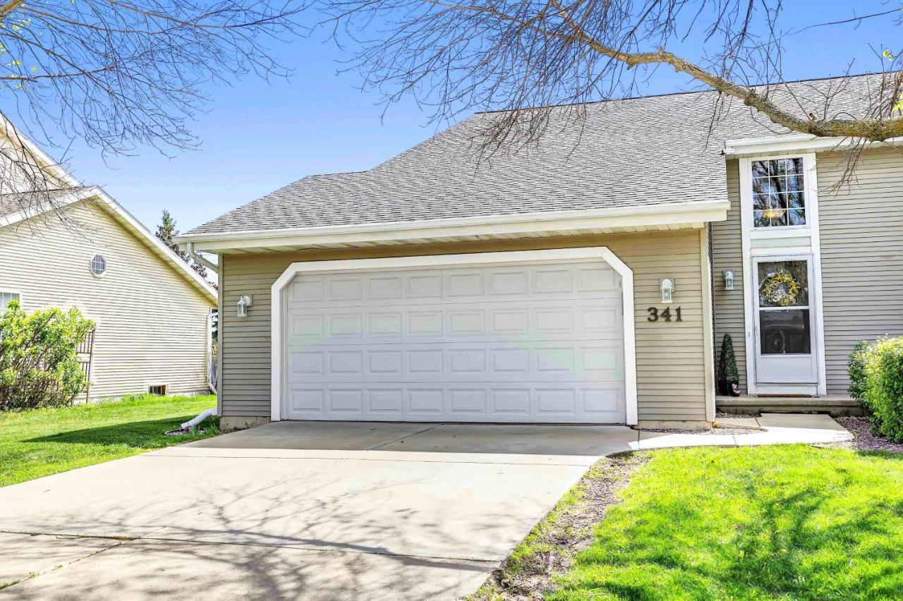 Serene 3 Bedroom Home, Nrm, Wi-Fi, Parking, Queen Bed De Pere Exteriör bild